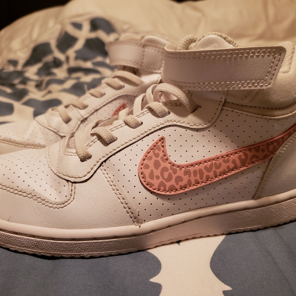 Nike youth size 2.5